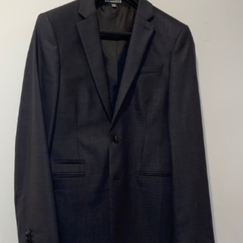Men’s Express photographer dark charcoal suit